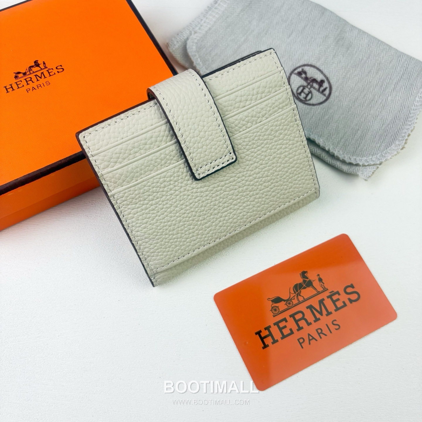 Hermes Togo Calfskin Leather Compact Wallet with Palladium Lock Detail 에르메스 토고 카프스킨 레더 팔라듐 락 디테일 반지갑 499 10.5cm 2