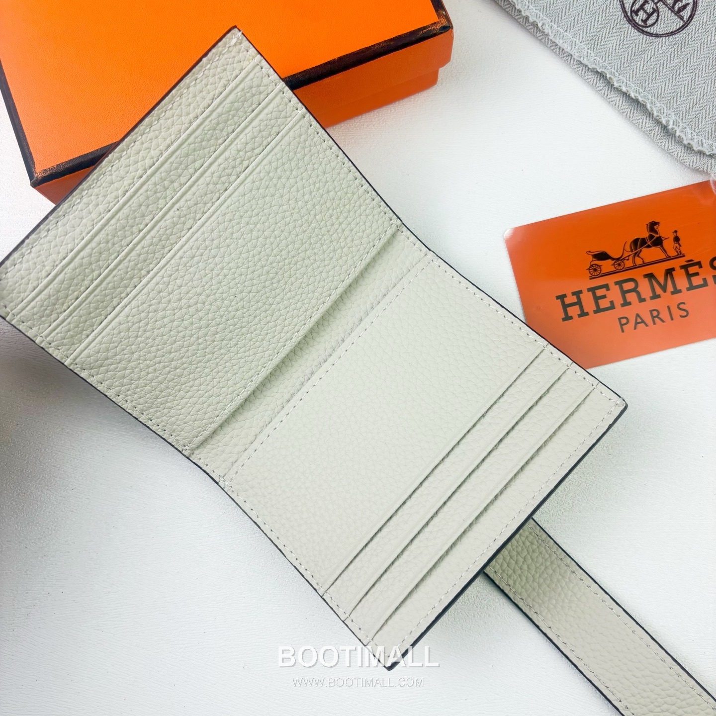 Hermes Togo Calfskin Leather Compact Wallet with Palladium Lock Detail 에르메스 토고 카프스킨 레더 팔라듐 락 디테일 반지갑 499 10.5cm 5