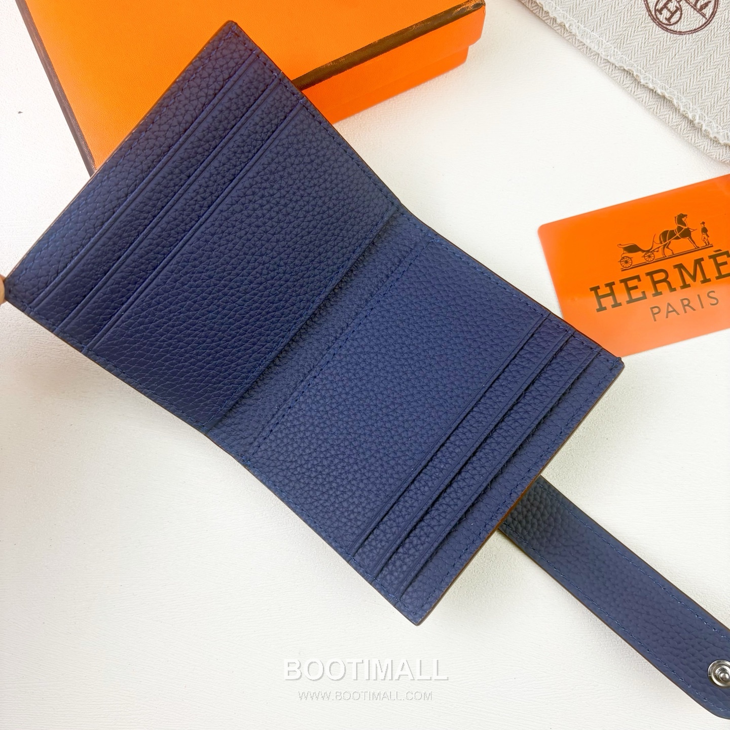 Hermes Togo Calfskin Leather Compact Wallet with Palladium Lock Detail 에르메스 토고 카프스킨 레더 팔라듐 락 디테일 반지갑 499 10.5cm 5