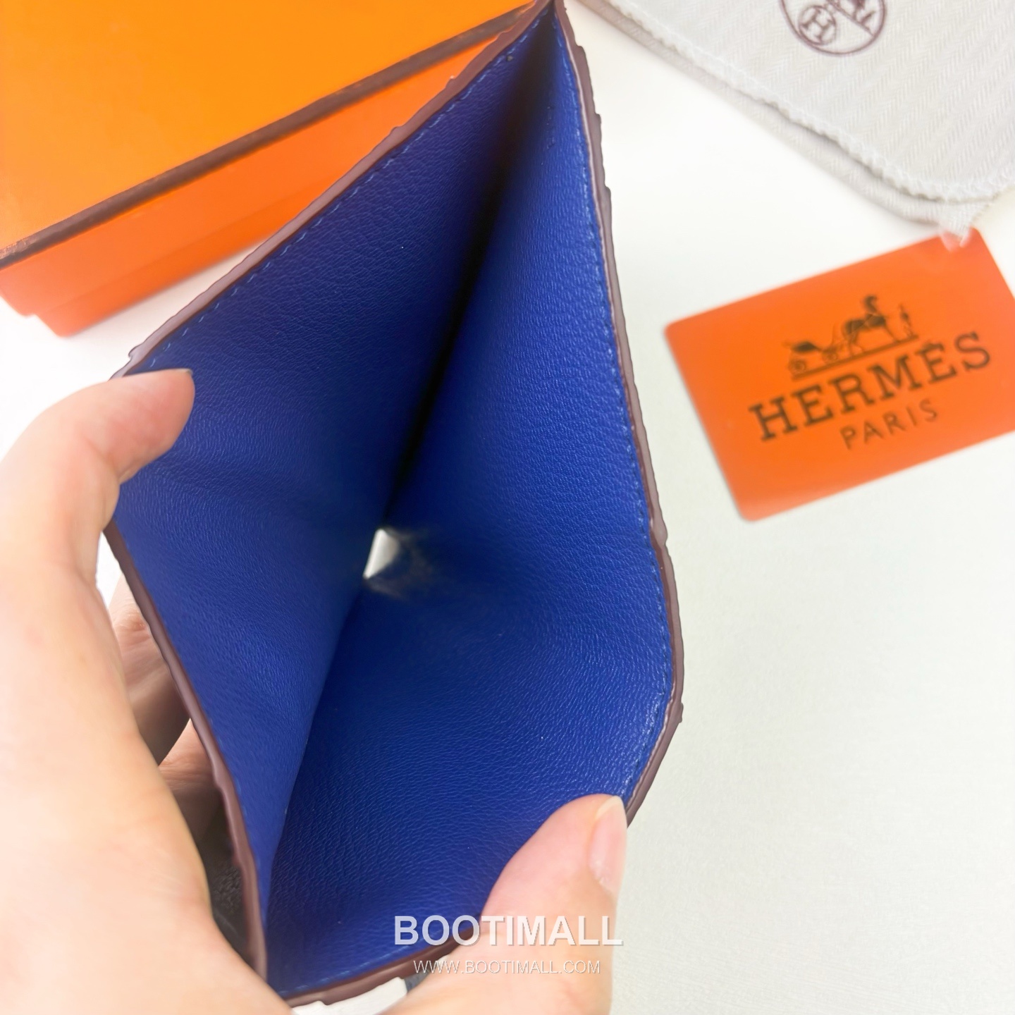 Hermes Togo Calfskin Leather Compact Wallet with Palladium Lock Detail 에르메스 토고 카프스킨 레더 팔라듐 락 디테일 반지갑 499 10.5cm 6