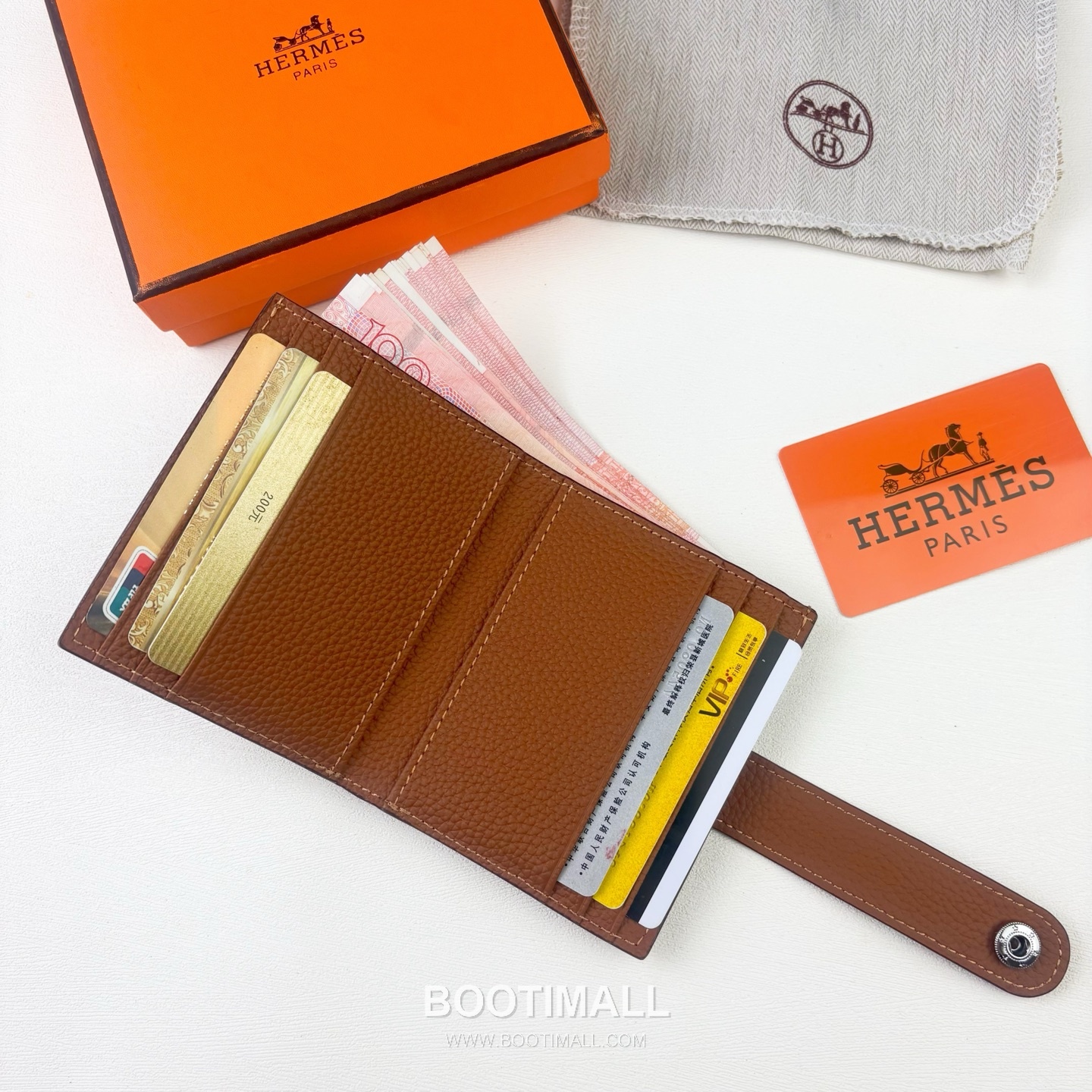 Hermes Togo Calfskin Leather Compact Wallet with Button Closure Detail 에르메스 토고 카프스킨 레더 버튼 클로저 반지갑 498 10.5cm 2