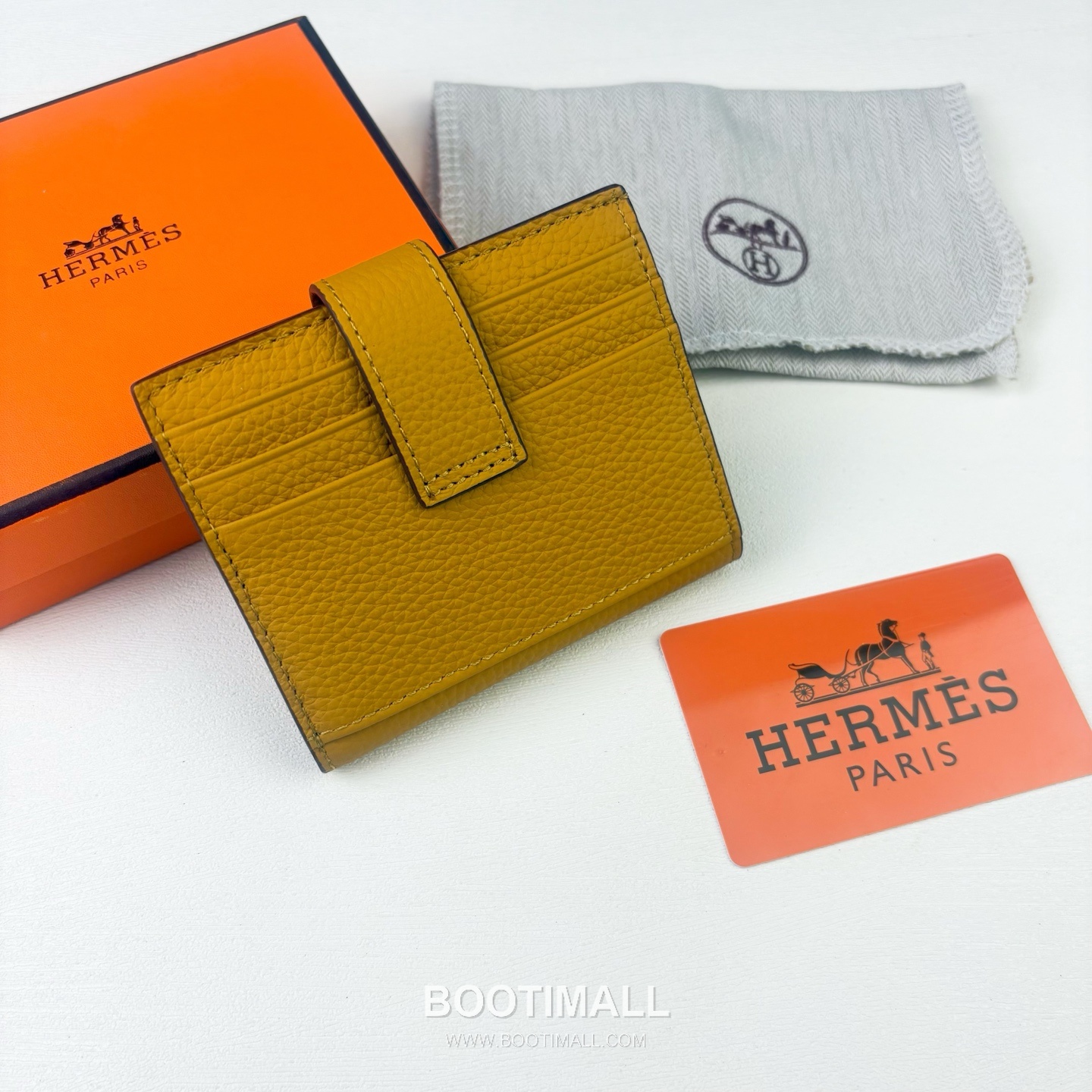 Hermes Togo Calfskin Leather Compact Wallet with Button Closure Detail 에르메스 토고 카프스킨 레더 버튼 클로저 반지갑 498 10.5cm 2
