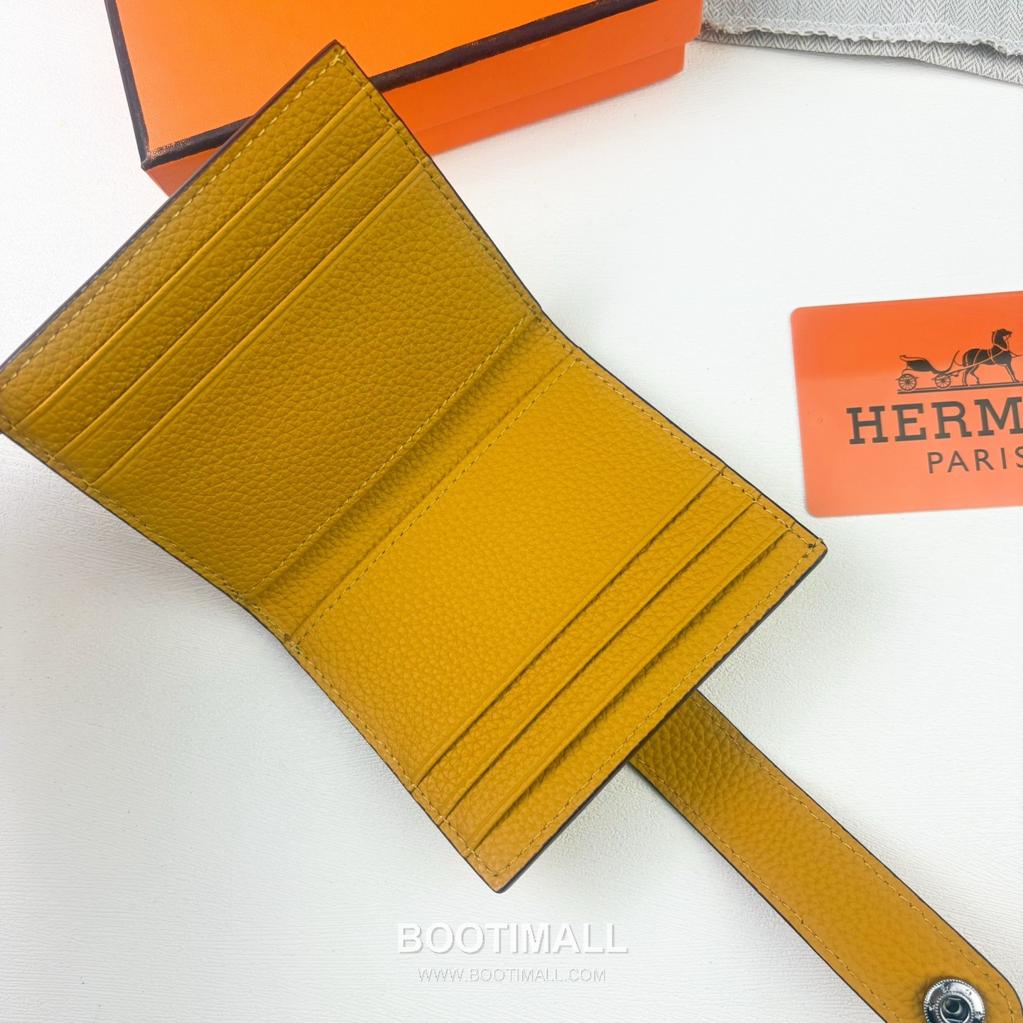 Hermes Togo Calfskin Leather Compact Wallet with Button Closure Detail 에르메스 토고 카프스킨 레더 버튼 클로저 반지갑 498 10.5cm 5