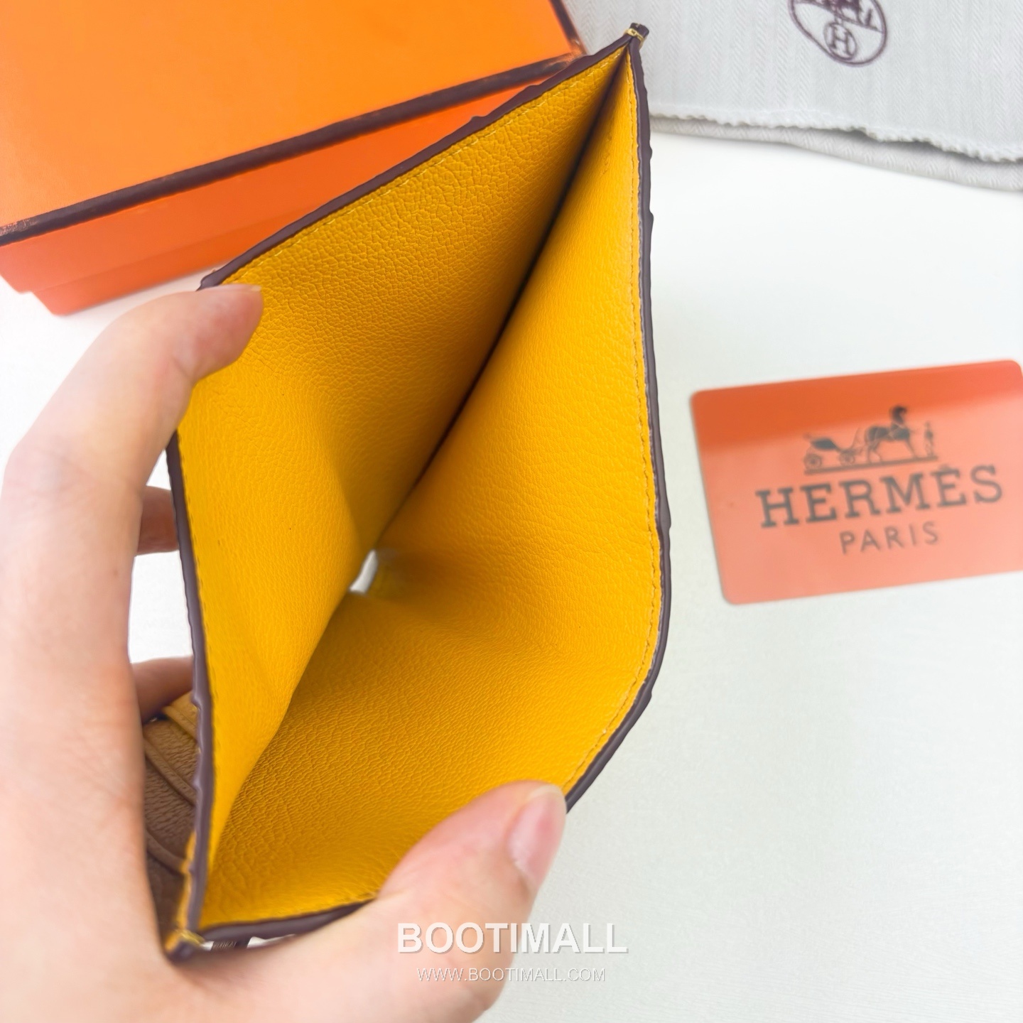 Hermes Togo Calfskin Leather Compact Wallet with Button Closure Detail 에르메스 토고 카프스킨 레더 버튼 클로저 반지갑 498 10.5cm 6