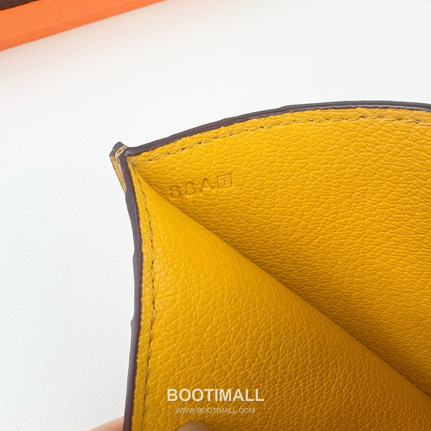Hermes Togo Calfskin Leather Compact Wallet with Button Closure Detail 에르메스 토고 카프스킨 레더 버튼 클로저 반지갑 498 10.5cm 7