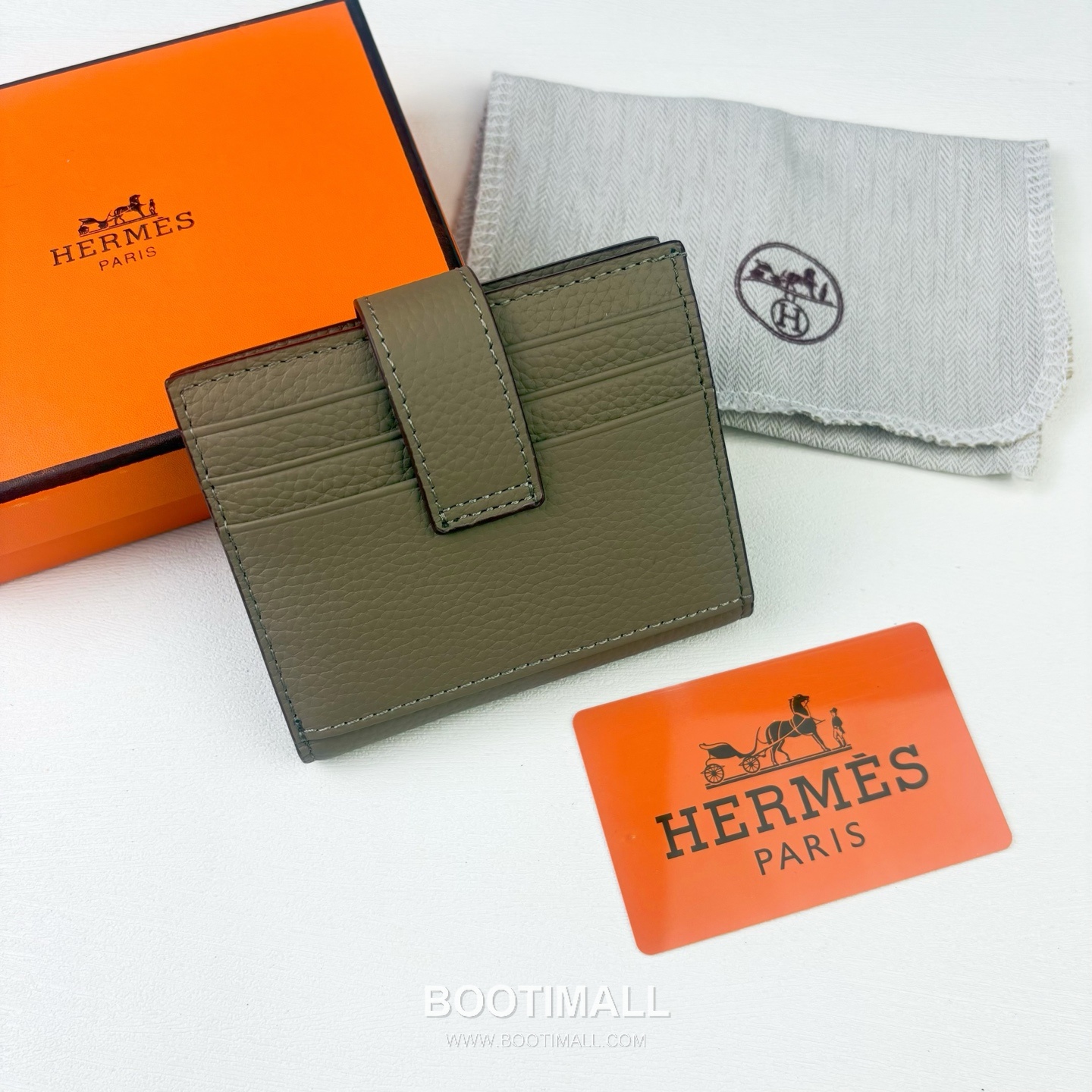 Hermes Togo Calfskin Leather Compact Wallet with Button Closure Detail 에르메스 토고 카프스킨 레더 버튼 클로저 반지갑 498 10.5cm 2