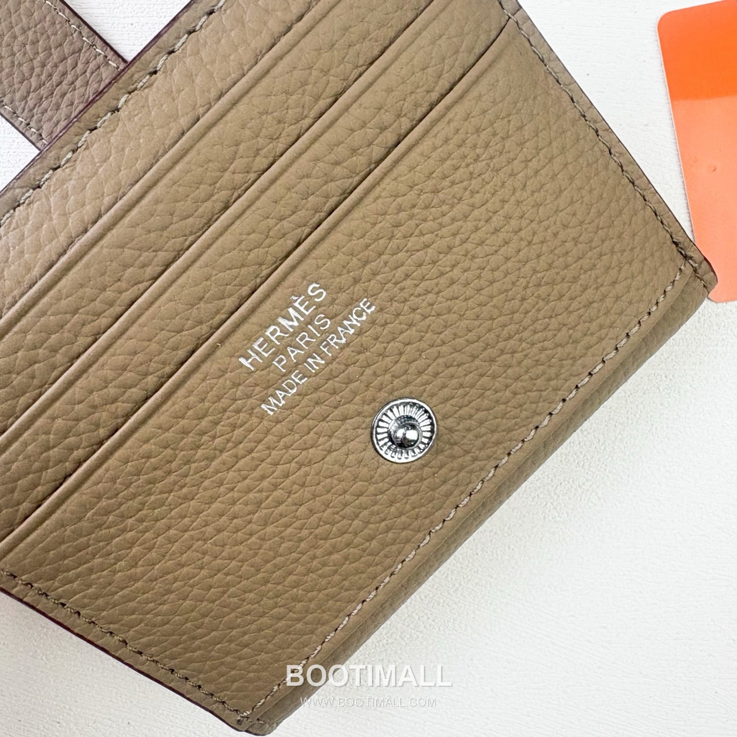 Hermes Togo Calfskin Leather Compact Wallet with Button Closure Detail 에르메스 토고 카프스킨 레더 버튼 클로저 반지갑 498 10.5cm 4
