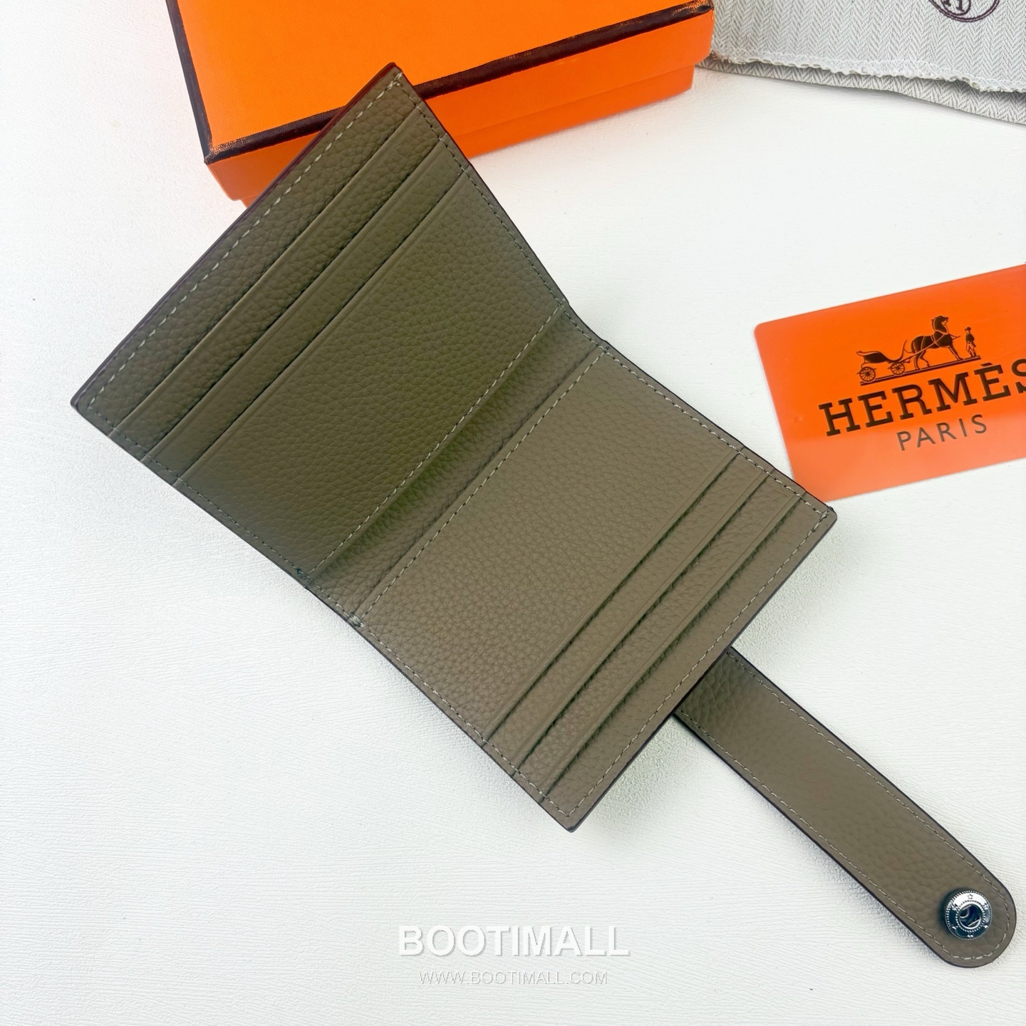 Hermes Togo Calfskin Leather Compact Wallet with Button Closure Detail 에르메스 토고 카프스킨 레더 버튼 클로저 반지갑 498 10.5cm 5