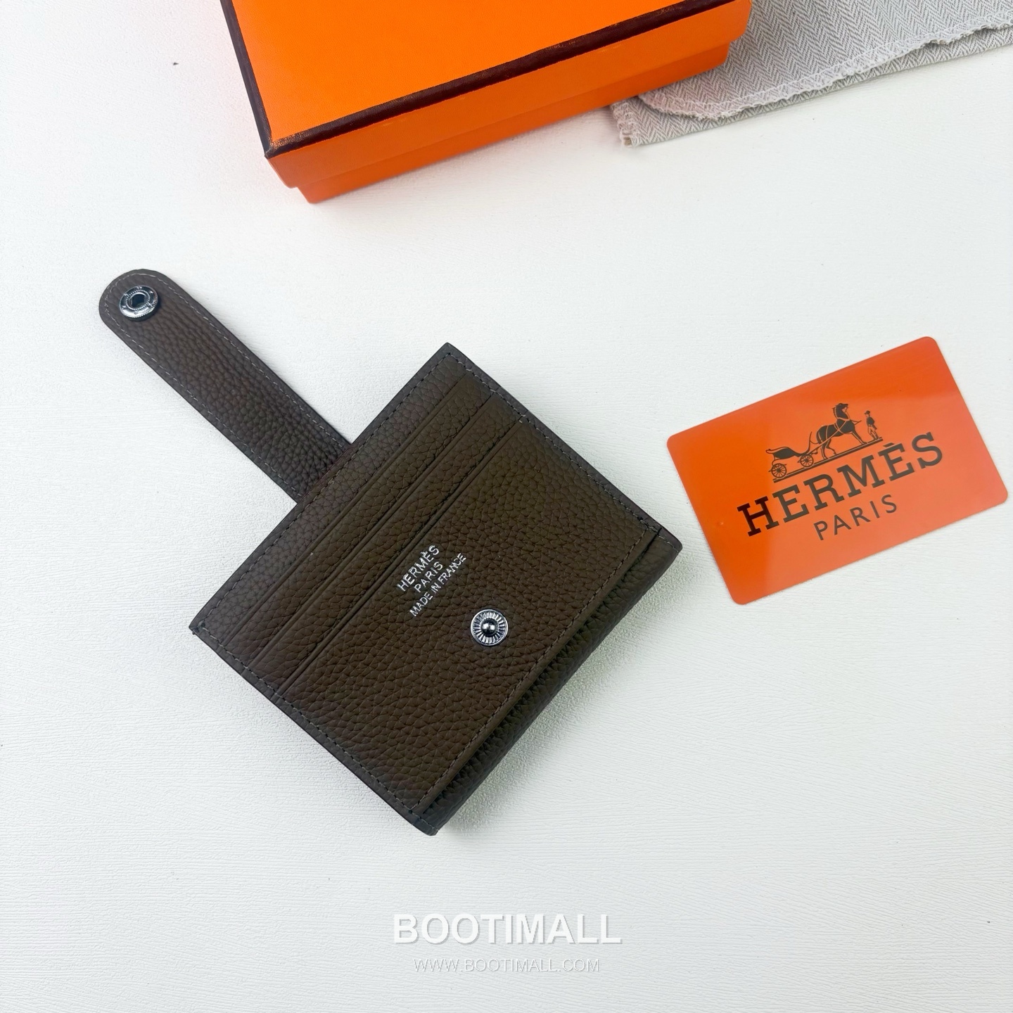 Hermes Togo Calfskin Leather Compact Wallet with Button Closure Detail 에르메스 토고 카프스킨 레더 버튼 클로저 반지갑 497 10.5cm 3