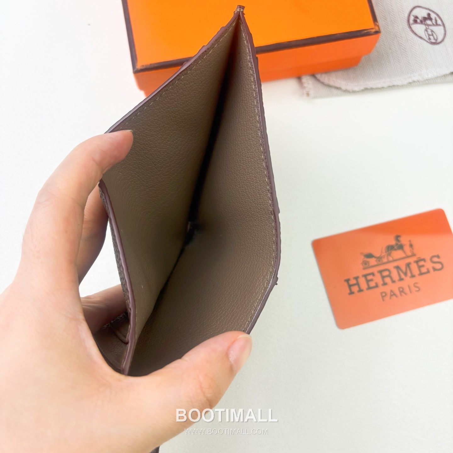 Hermes Togo Calfskin Leather Compact Wallet with Button Closure Detail 에르메스 토고 카프스킨 레더 버튼 클로저 반지갑 497 10.5cm 6