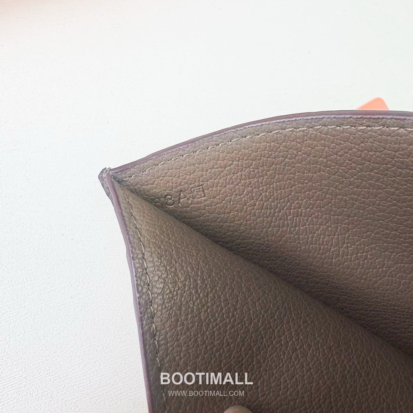 Hermes Togo Calfskin Leather Compact Wallet with Button Closure Detail 에르메스 토고 카프스킨 레더 버튼 클로저 반지갑 497 10.5cm 7