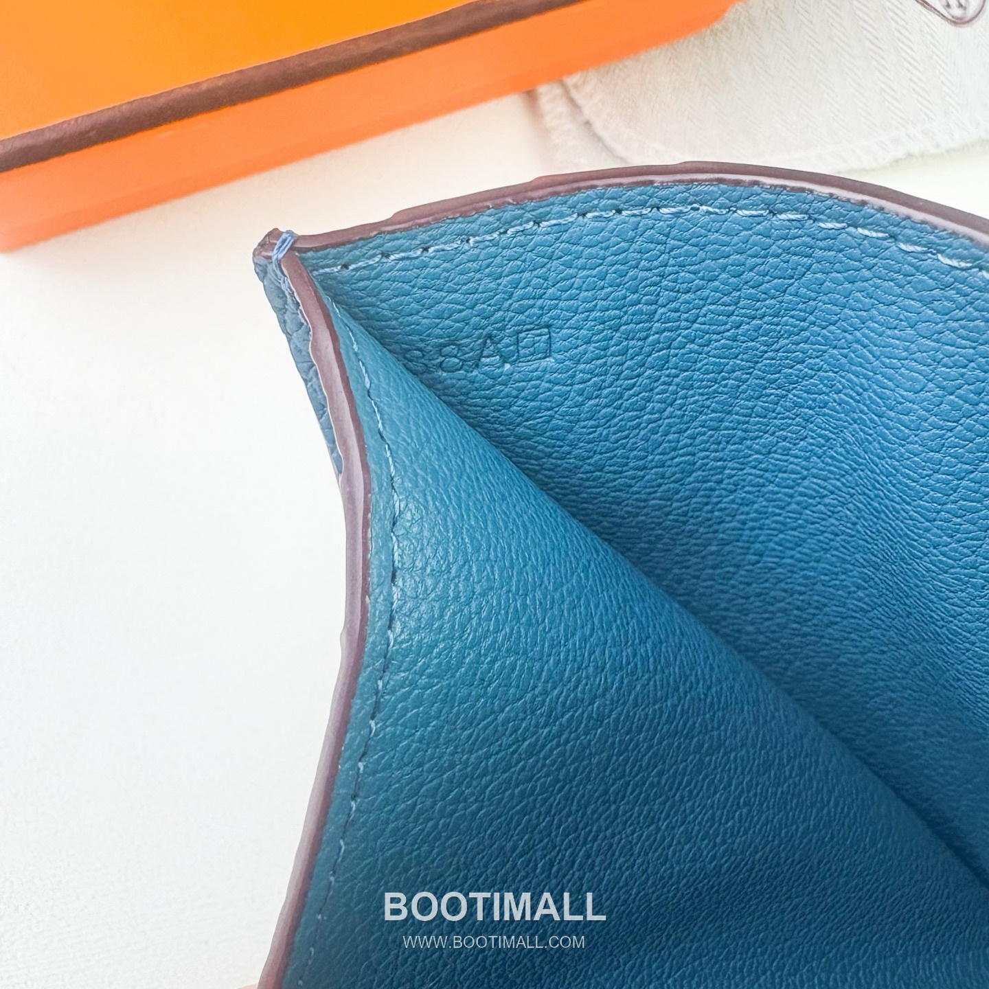 Hermes Togo Calfskin Leather Compact Wallet with Button Closure Detail 에르메스 토고 카프스킨 레더 버튼 클로저 반지갑 497 10.5cm 8