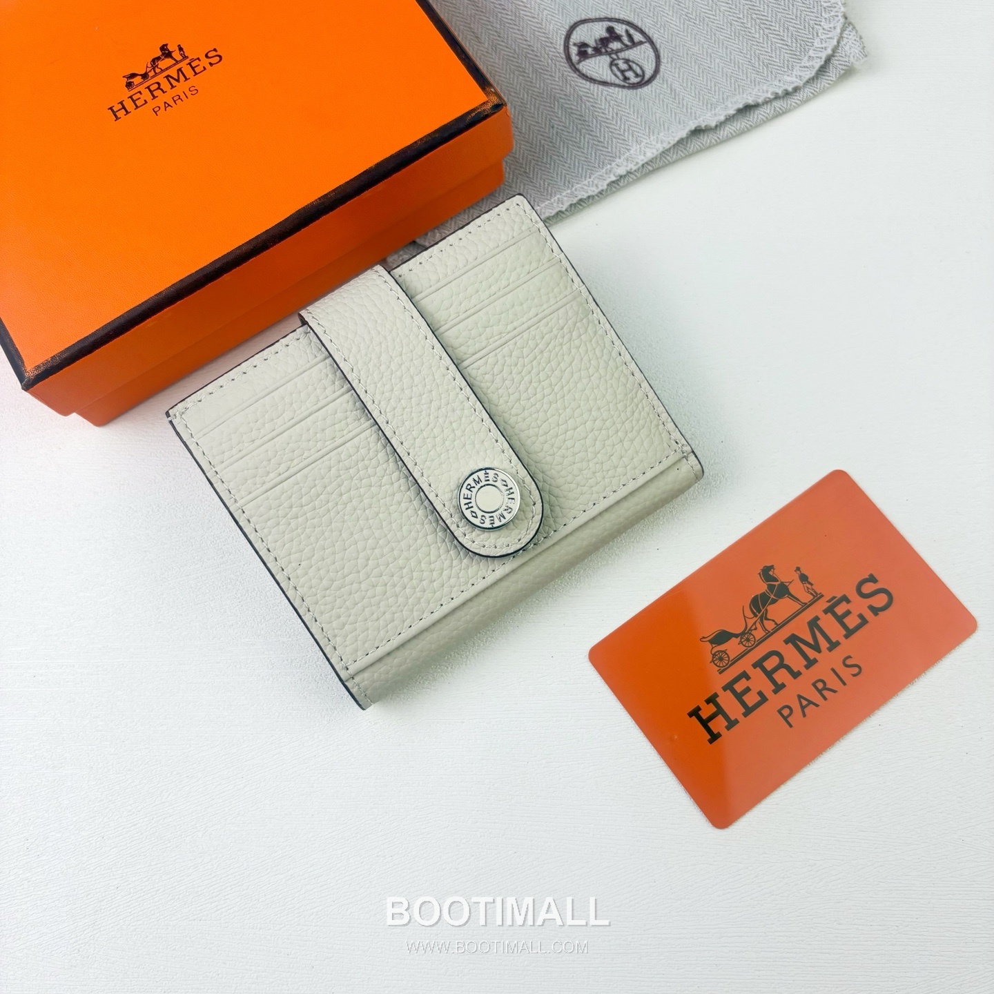 Hermes Togo Calfskin Leather Compact Wallet with Button Closure Detail 에르메스 토고 카프스킨 레더 버튼 클로저 반지갑 497 10.5cm 2