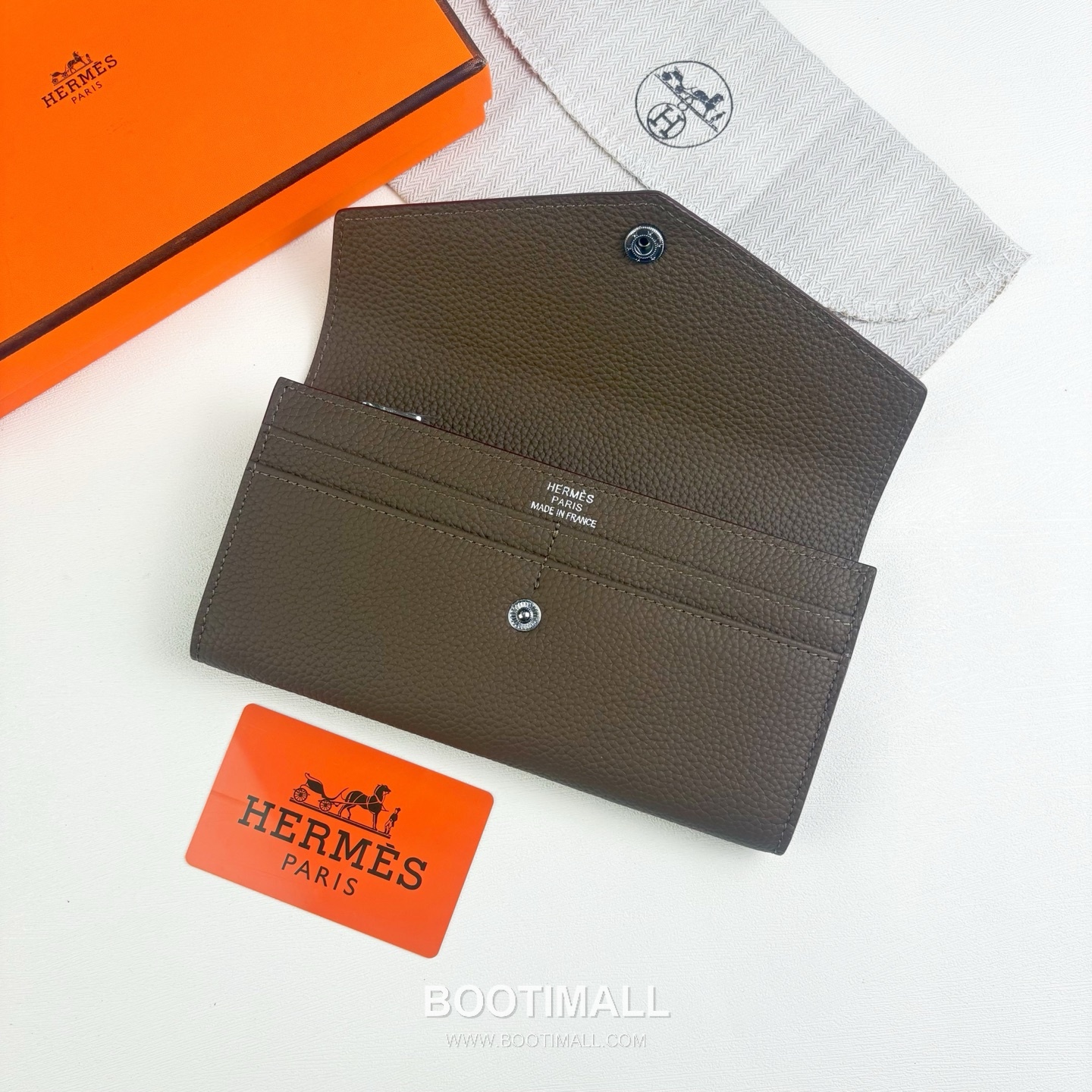 Hermes Togo Calfskin Leather Long Wallet with Zip Pocket Snap Closure Detail 에르메스 토고 카프스킨 레더 지퍼 포켓 스냅 클로저 장지갑 614 19cm 3