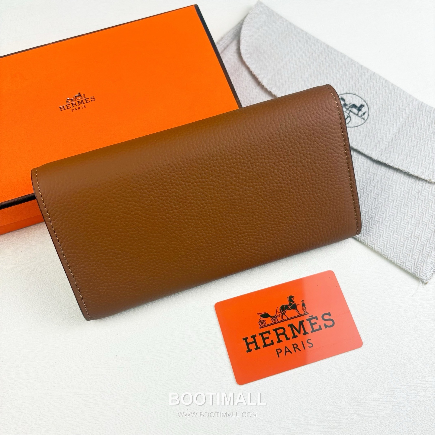 Hermes Togo Calfskin Leather Long Wallet with Palladium Stud Lock Zip Pocket Detail 에르메스 토고 카프스킨 레더 팔라듐 스터드 락 지퍼포켓 장지갑 615 19cm 2