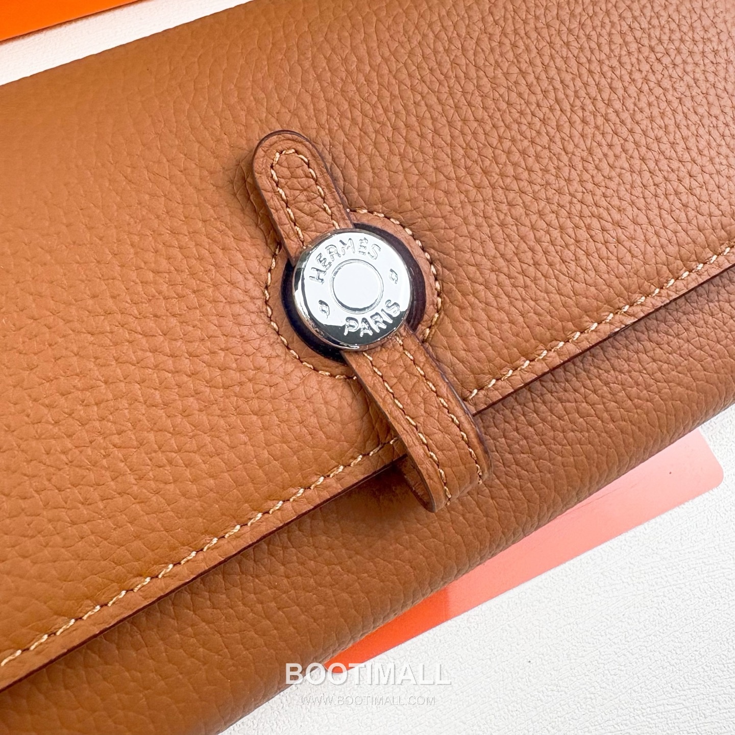 Hermes Togo Calfskin Leather Long Wallet with Palladium Stud Lock Zip Pocket Detail 에르메스 토고 카프스킨 레더 팔라듐 스터드 락 지퍼포켓 장지갑 615 19cm 3