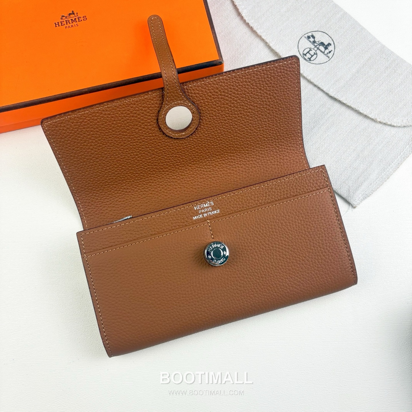 Hermes Togo Calfskin Leather Long Wallet with Palladium Stud Lock Zip Pocket Detail 에르메스 토고 카프스킨 레더 팔라듐 스터드 락 지퍼포켓 장지갑 615 19cm 4