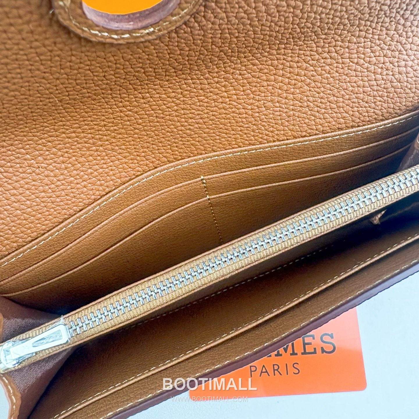 Hermes Togo Calfskin Leather Long Wallet with Palladium Stud Lock Zip Pocket Detail 에르메스 토고 카프스킨 레더 팔라듐 스터드 락 지퍼포켓 장지갑 615 19cm 6
