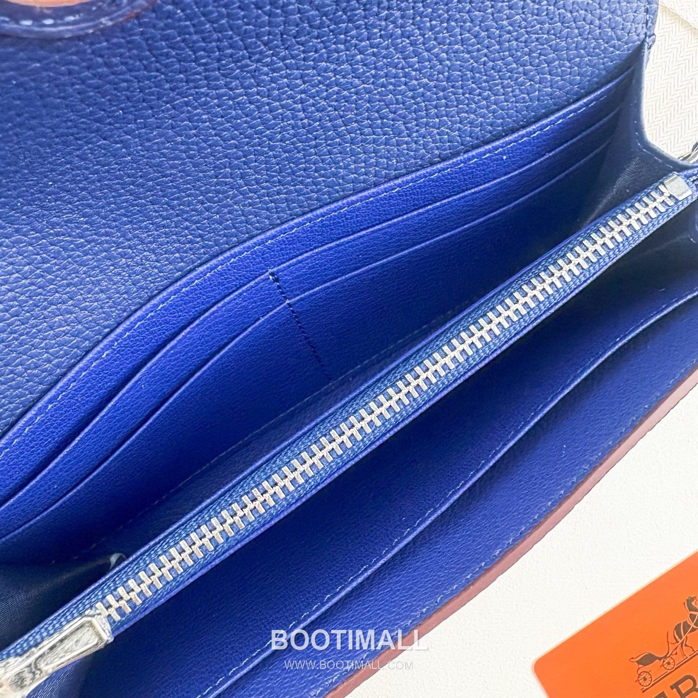 Hermes Togo Calfskin Leather Long Wallet with Palladium Stud Lock Zip Pocket Detail 에르메스 토고 카프스킨 레더 팔라듐 스터드 락 지퍼포켓 장지갑 615 19cm 6
