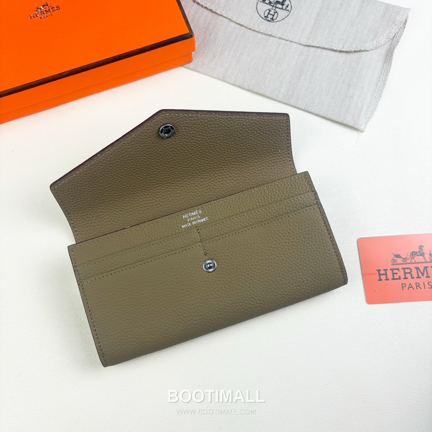 Hermes Togo Calfskin Leather Long Wallet with Zip Pocket Snap Closure Detail 에르메스 토고 카프스킨 레더 지퍼 포켓 스냅 클로저 장지갑 613 19cm 4