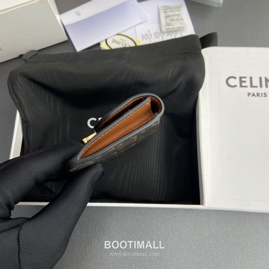Celine Triomphe Calfskin Leather Card Holder Wallet with Flap Snap Closure Detail 셀린느 트리옹프 카프스킨 레더 플랩 스냅 클로저 카드홀더 지갑 10I582CPJ.04LU 10cm 3