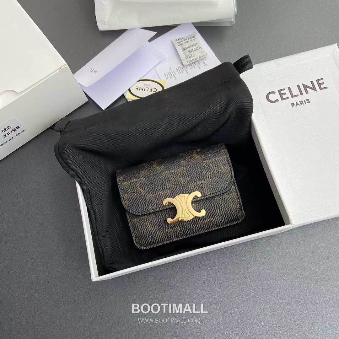 Celine Triomphe Calfskin Leather Card Holder Wallet with Flap Snap Closure Detail 셀린느 트리옹프 카프스킨 레더 플랩 스냅 클로저 카드홀더 지갑 10I582CPJ.04LU 10cm 7