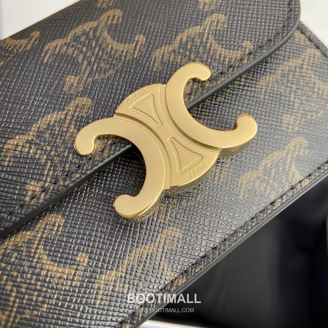 Celine Triomphe Calfskin Leather Card Holder Wallet with Flap Snap Closure Detail 셀린느 트리옹프 카프스킨 레더 플랩 스냅 클로저 카드홀더 지갑 10I582CPJ.04LU 10cm 8