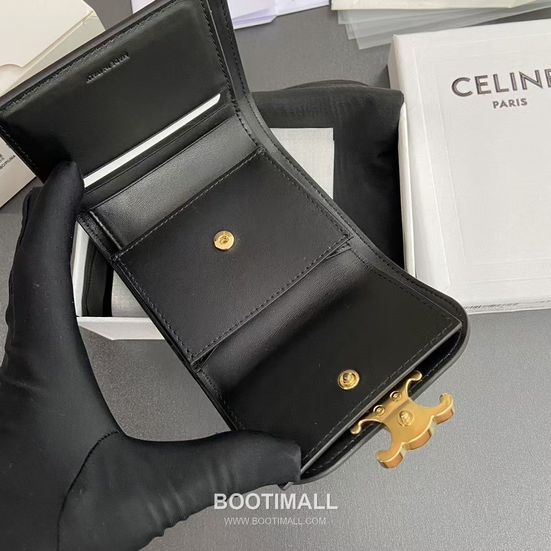 Celine Triomphe Calfskin Leather Compact Wallet with Snap Coin Pocket Detail 셀린느 트리옹프 카프스킨 레더 스냅 코인포켓 반지갑 10D782CQH.04LU783 10.5cm 7