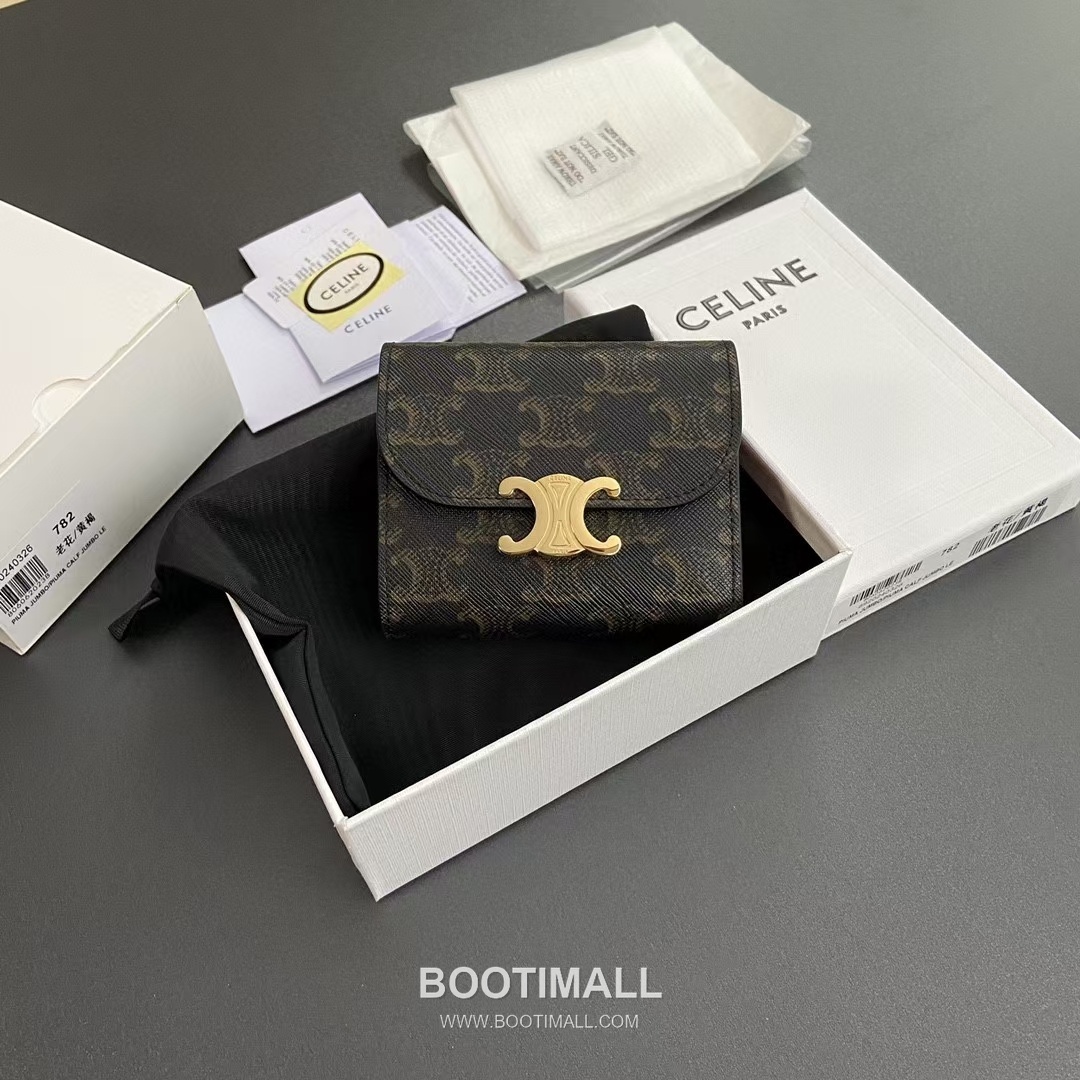 Celine Triomphe Calfskin Leather Compact Wallet with Snap Coin Pocket Detail 셀린느 트리옹프 카프스킨 레더 스냅 코인포켓 반지갑 10D782CQH.04LU783 10.5cm 1