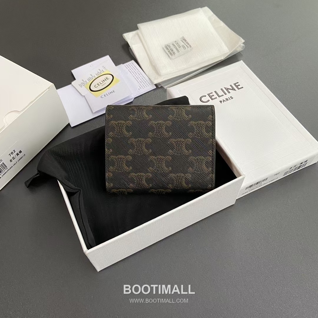 Celine Triomphe Calfskin Leather Compact Wallet with Snap Coin Pocket Detail 셀린느 트리옹프 카프스킨 레더 스냅 코인포켓 반지갑 10D782CQH.04LU783 10.5cm 2