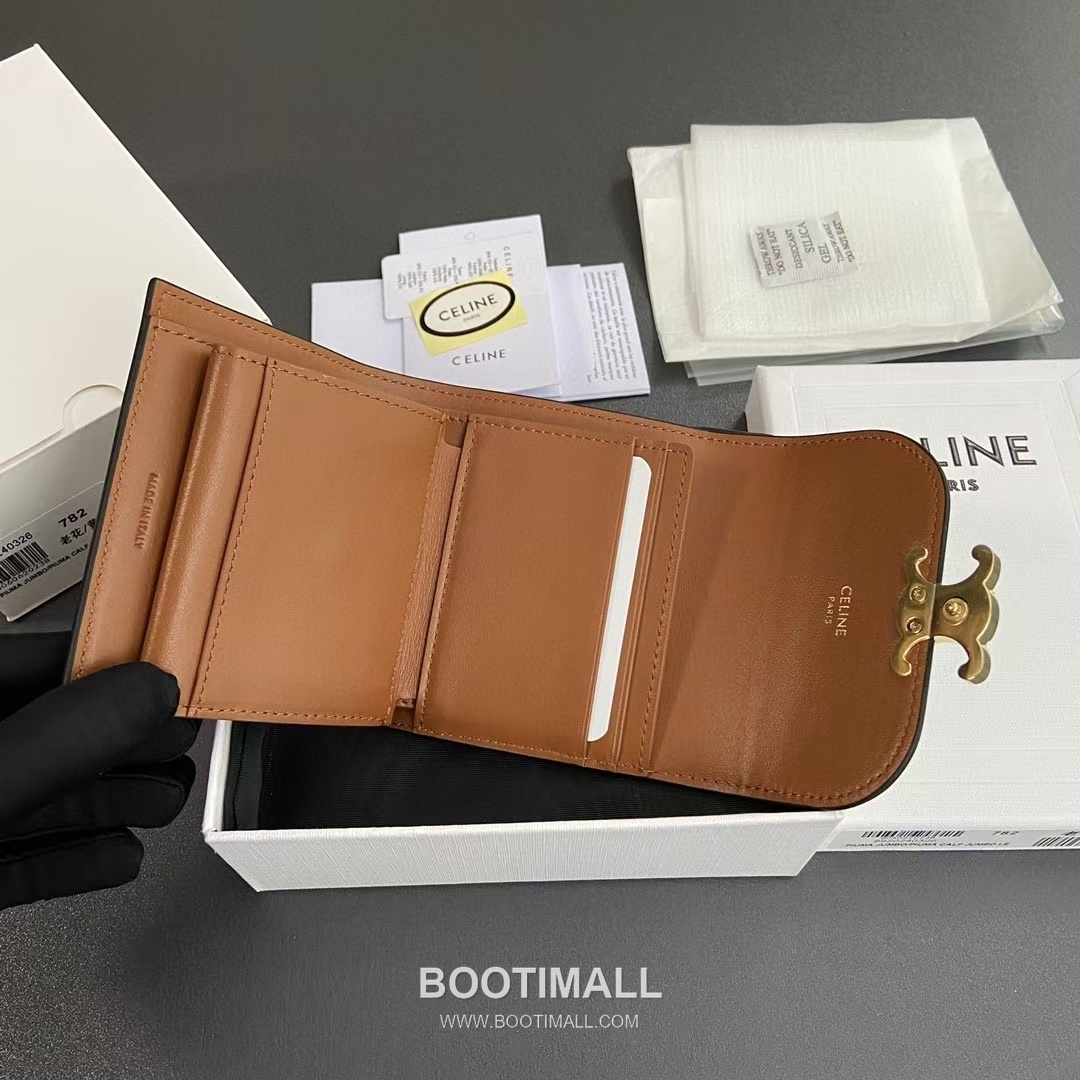 Celine Triomphe Calfskin Leather Compact Wallet with Snap Coin Pocket Detail 셀린느 트리옹프 카프스킨 레더 스냅 코인포켓 반지갑 10D782CQH.04LU783 10.5cm 5