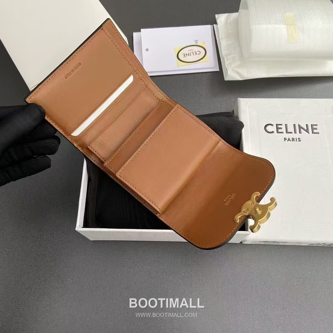 Celine Triomphe Calfskin Leather Compact Wallet with Snap Coin Pocket Detail 셀린느 트리옹프 카프스킨 레더 스냅 코인포켓 반지갑 10D782CQH.04LU783 10.5cm 4