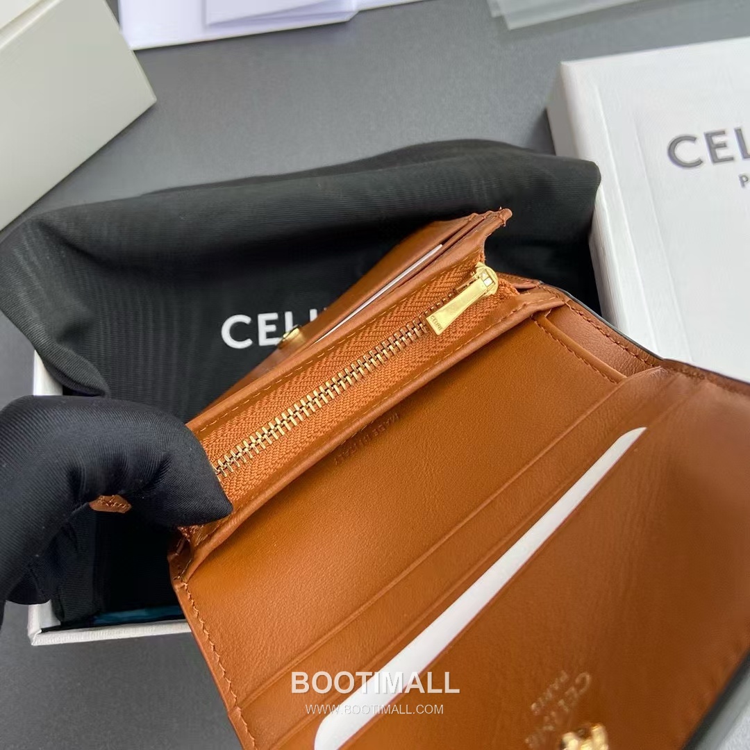Celine Triomphe Calfskin Leather Compact Wallet with Zip Coin Pocket Detail 셀린느 트리옹프 카프스킨 레더 지퍼 코인포켓 반지갑 10K623DPV.38NO 11cm 6