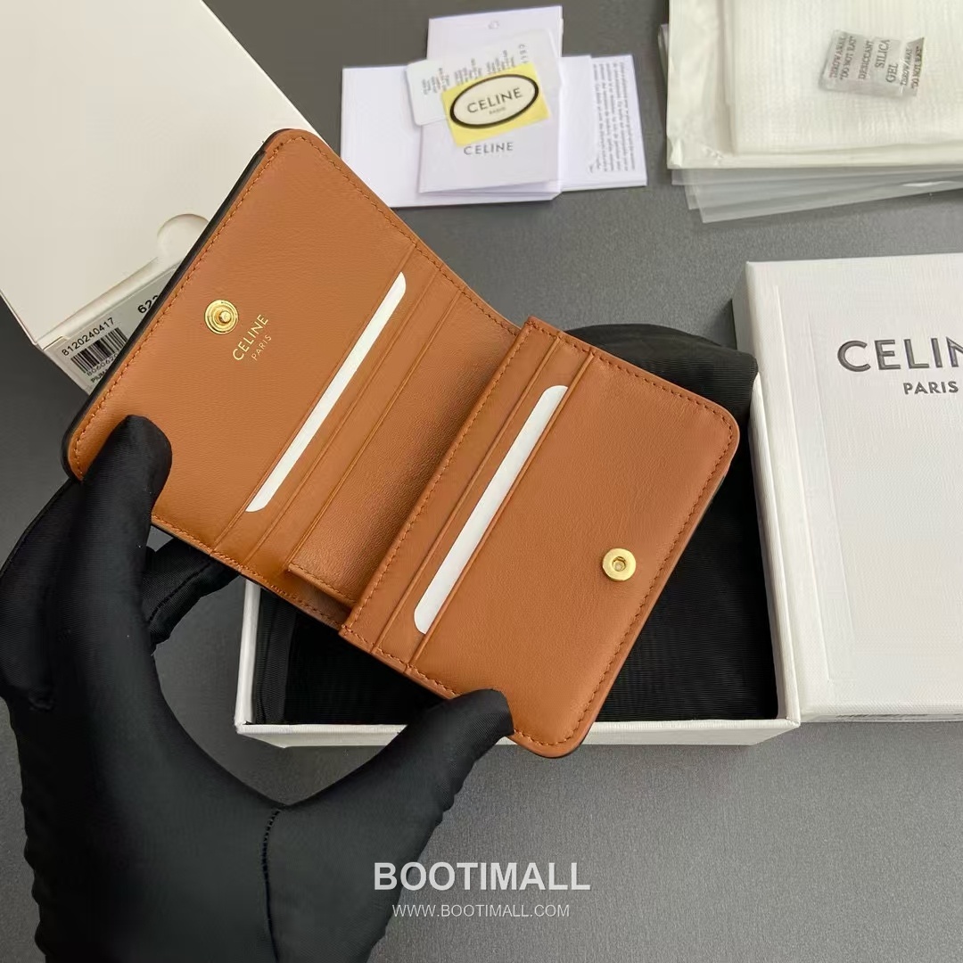 Celine Triomphe Calfskin Leather Compact Wallet with Zip Coin Pocket Detail 셀린느 트리옹프 카프스킨 레더 지퍼 코인포켓 반지갑 10K623DPV.38NO 11cm 7