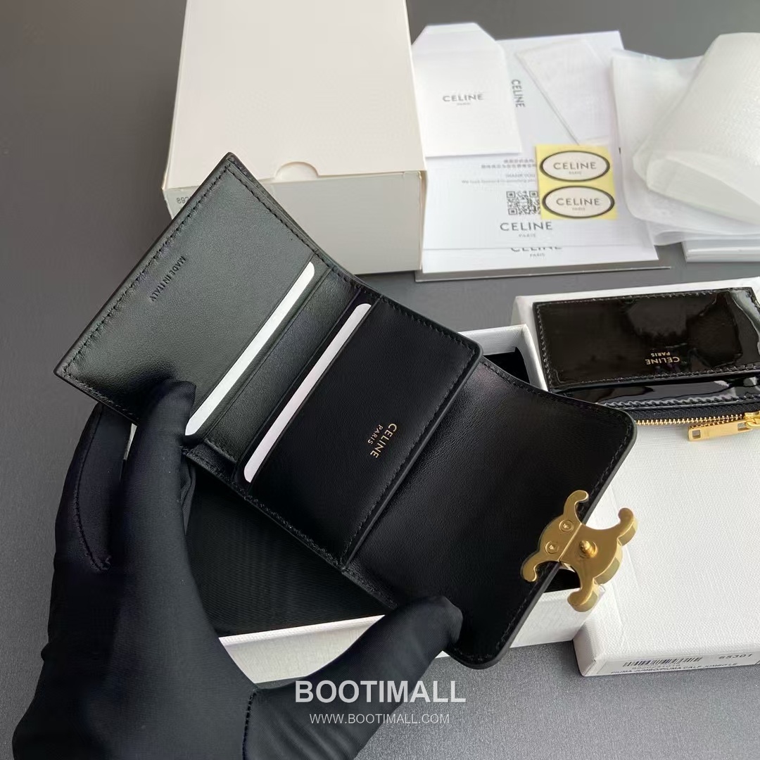 Celine Triomphe Patent Calfskin Leather Compact Wallet with Detachable Zip Card Holder Detail 셀린느 트리옹프 페이턴트 카프스킨 레더 탈착 지퍼 카드홀더 반지갑 10l653DS3.04LU652 9.5cm 5
