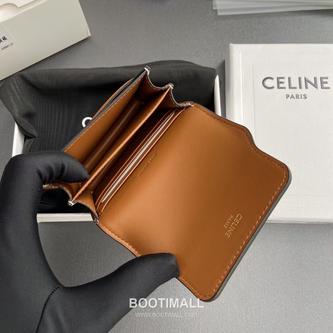 Celine Triomphe Calfskin Leather Card Holder Wallet with Gusset Compartment Detail 셀린느 트리옹프 카프스킨 레더 거셋 컴파트먼트 카드홀더 지갑 242 10cm 7
