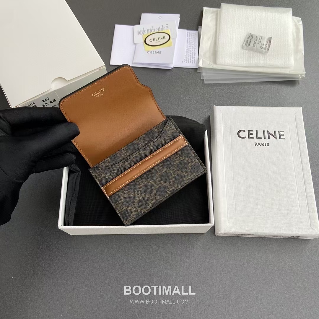 Celine Triomphe Calfskin Leather Card Holder Wallet with Gusset Compartment Detail 셀린느 트리옹프 카프스킨 레더 거셋 컴파트먼트 카드홀더 지갑 242 10cm 8