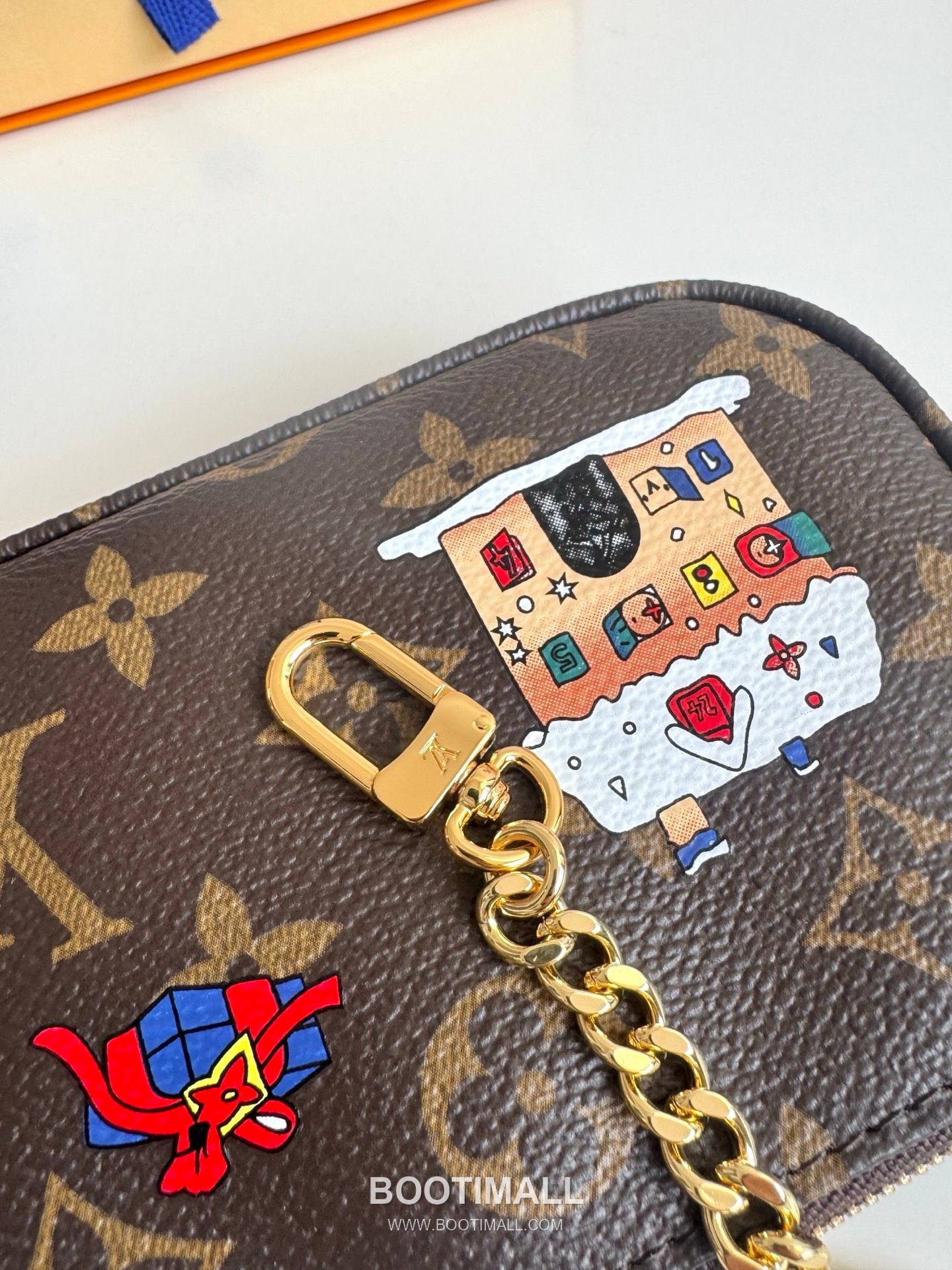Louis Vuitton Mini Pochette Accessories Monogram Canvas Pouch with Chain Hook Detail 루이비통 미니 포쉐트 액세서리 모노그램 캔버스 체인 훅 디테일 파우치 M15328 15.5cm 6