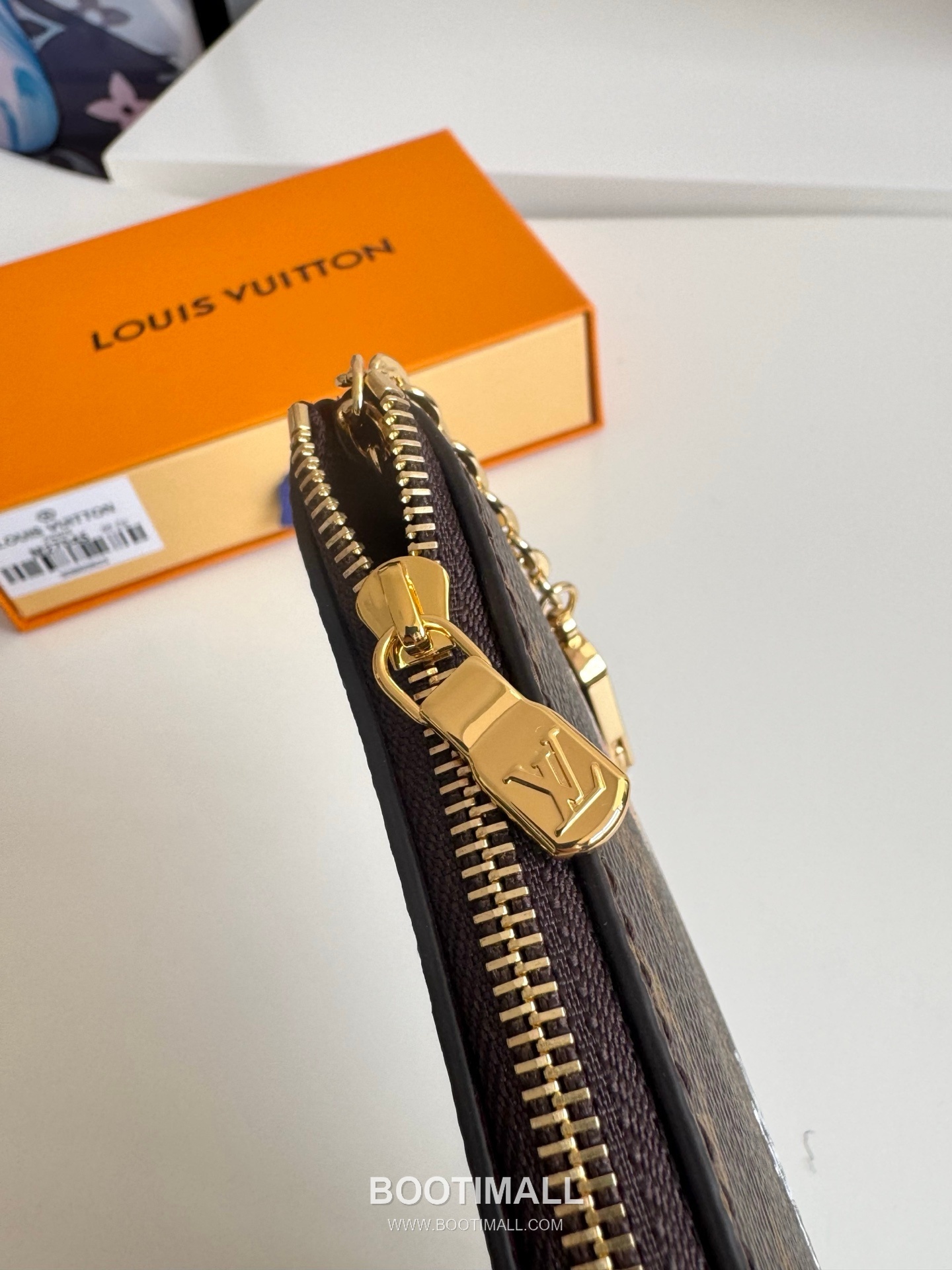 Louis Vuitton Pochette Clés Monogram Canvas Key Pouch with Hook Zip Detail 루이비통 포쉐트 클레 모노그램 캔버스 훅 지퍼 키 파우치 M27045 15cm 6