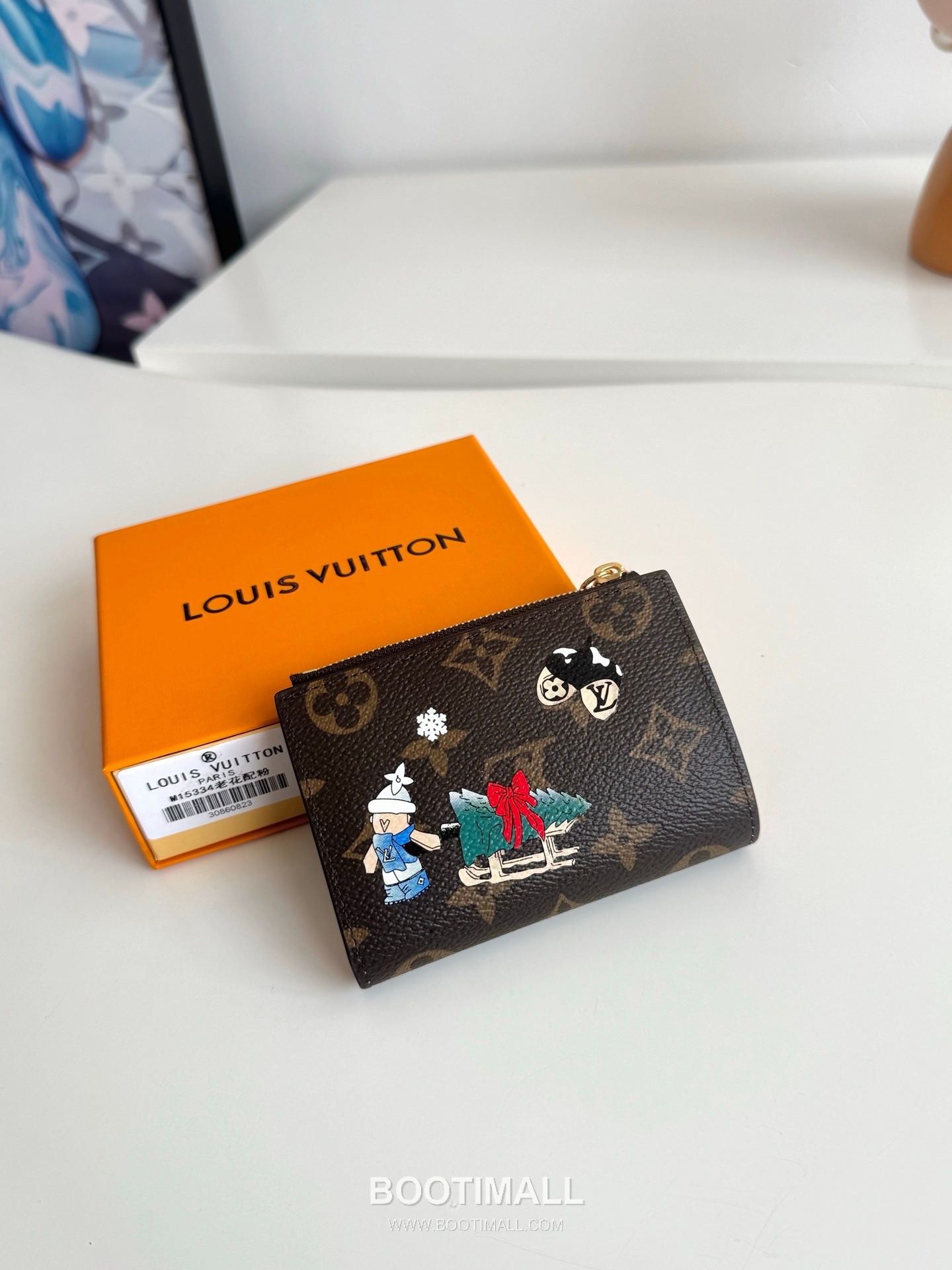 Louis Vuitton Lisa Wallet Monogram Canvas Wallet with Vivienne Zip Detail 루이비통 리사 월렛 모노그램 캔버스 비비엔 지퍼 디테일 지갑 M15334 11.5cm 2