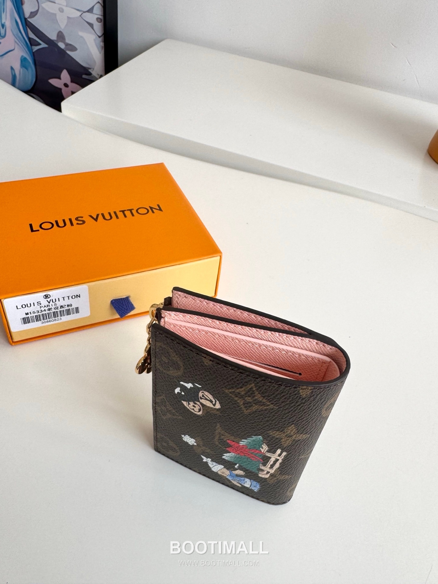 Louis Vuitton Lisa Wallet Monogram Canvas Wallet with Vivienne Zip Detail 루이비통 리사 월렛 모노그램 캔버스 비비엔 지퍼 디테일 지갑 M15334 11.5cm 3