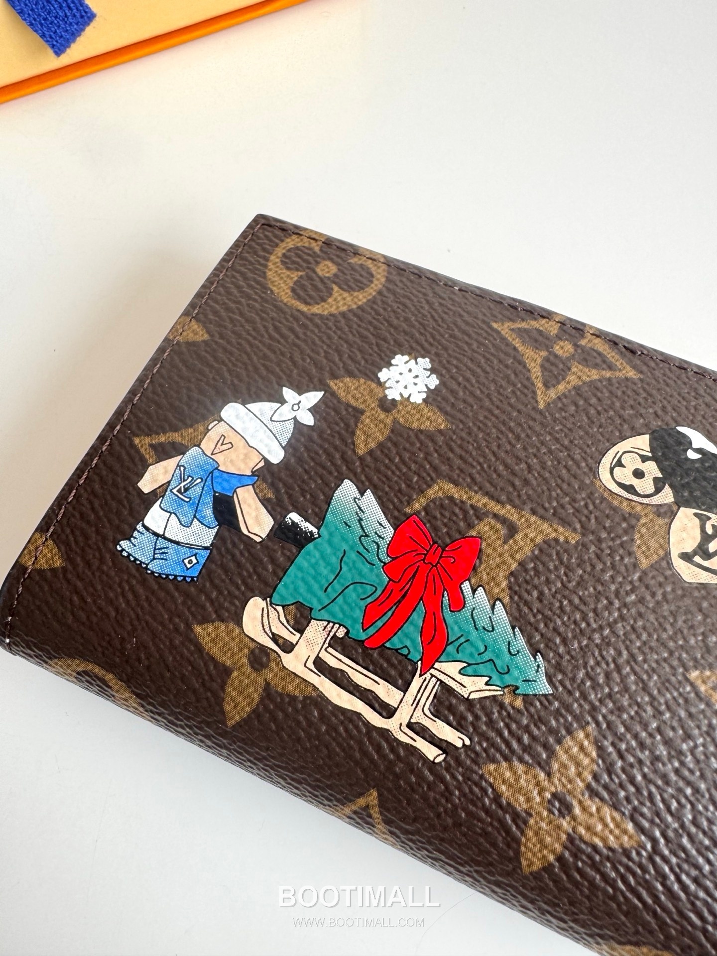 Louis Vuitton Lisa Wallet Monogram Canvas Wallet with Vivienne Zip Detail 루이비통 리사 월렛 모노그램 캔버스 비비엔 지퍼 디테일 지갑 M15334 11.5cm 6