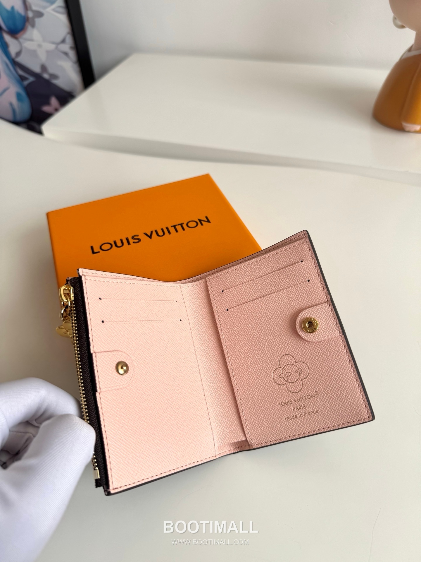 Louis Vuitton Lisa Wallet Monogram Canvas Wallet with Vivienne Zip Detail 루이비통 리사 월렛 모노그램 캔버스 비비엔 지퍼 디테일 지갑 M15334 11.5cm 7