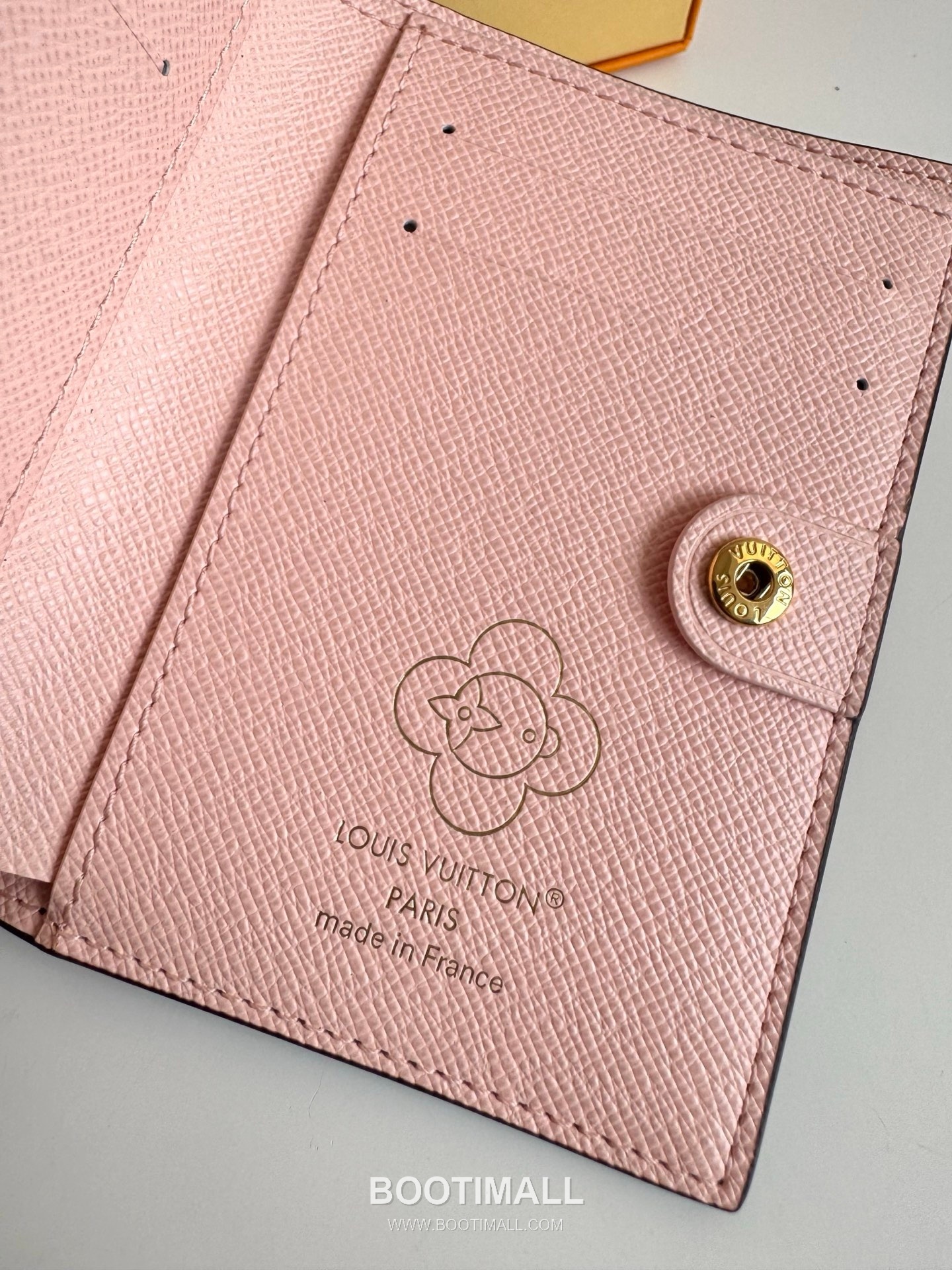 Louis Vuitton Lisa Wallet Monogram Canvas Wallet with Vivienne Zip Detail 루이비통 리사 월렛 모노그램 캔버스 비비엔 지퍼 디테일 지갑 M15334 11.5cm 8