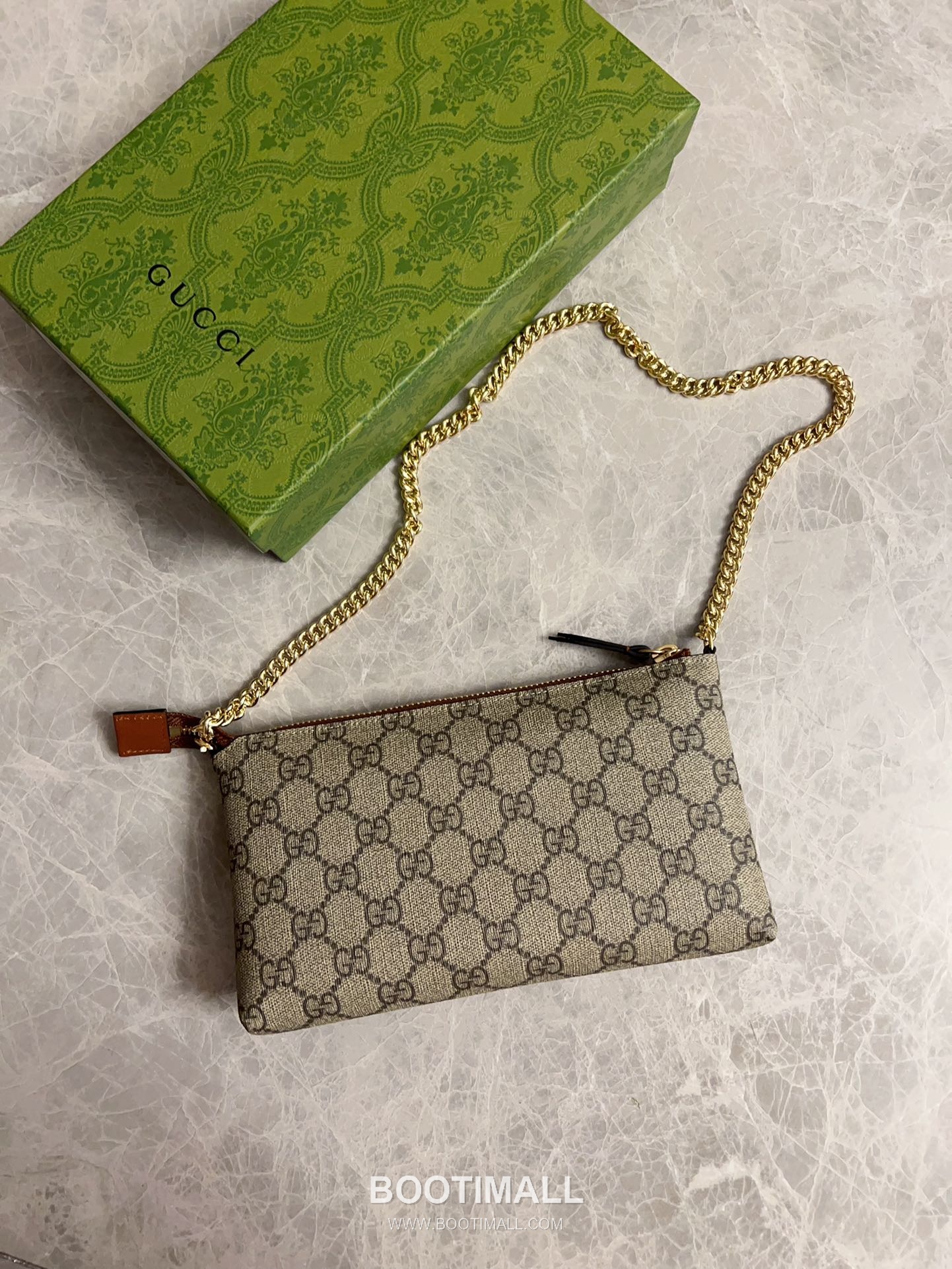 Gucci GG Supreme PVC Chain Shoulder Bag with Leather Trim Detail 구찌 GG 수프림 PVC 레더 트림 체인 숄더백 779791 23cm 1