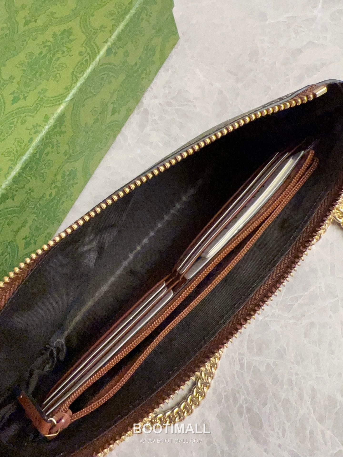 Gucci GG Supreme PVC Chain Shoulder Bag with Leather Trim Detail 구찌 GG 수프림 PVC 레더 트림 체인 숄더백 779791 23cm 3