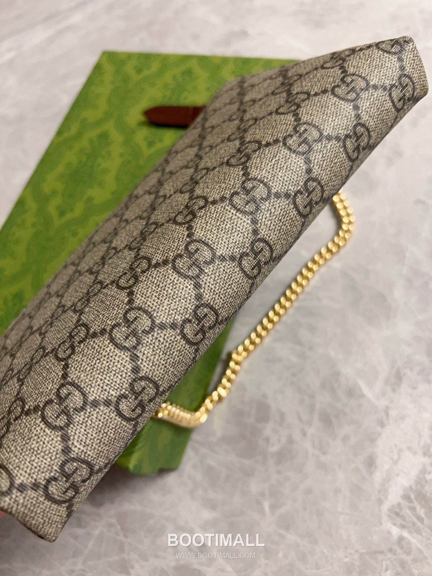 Gucci GG Supreme PVC Chain Shoulder Bag with Leather Trim Detail 구찌 GG 수프림 PVC 레더 트림 체인 숄더백 779791 23cm 5