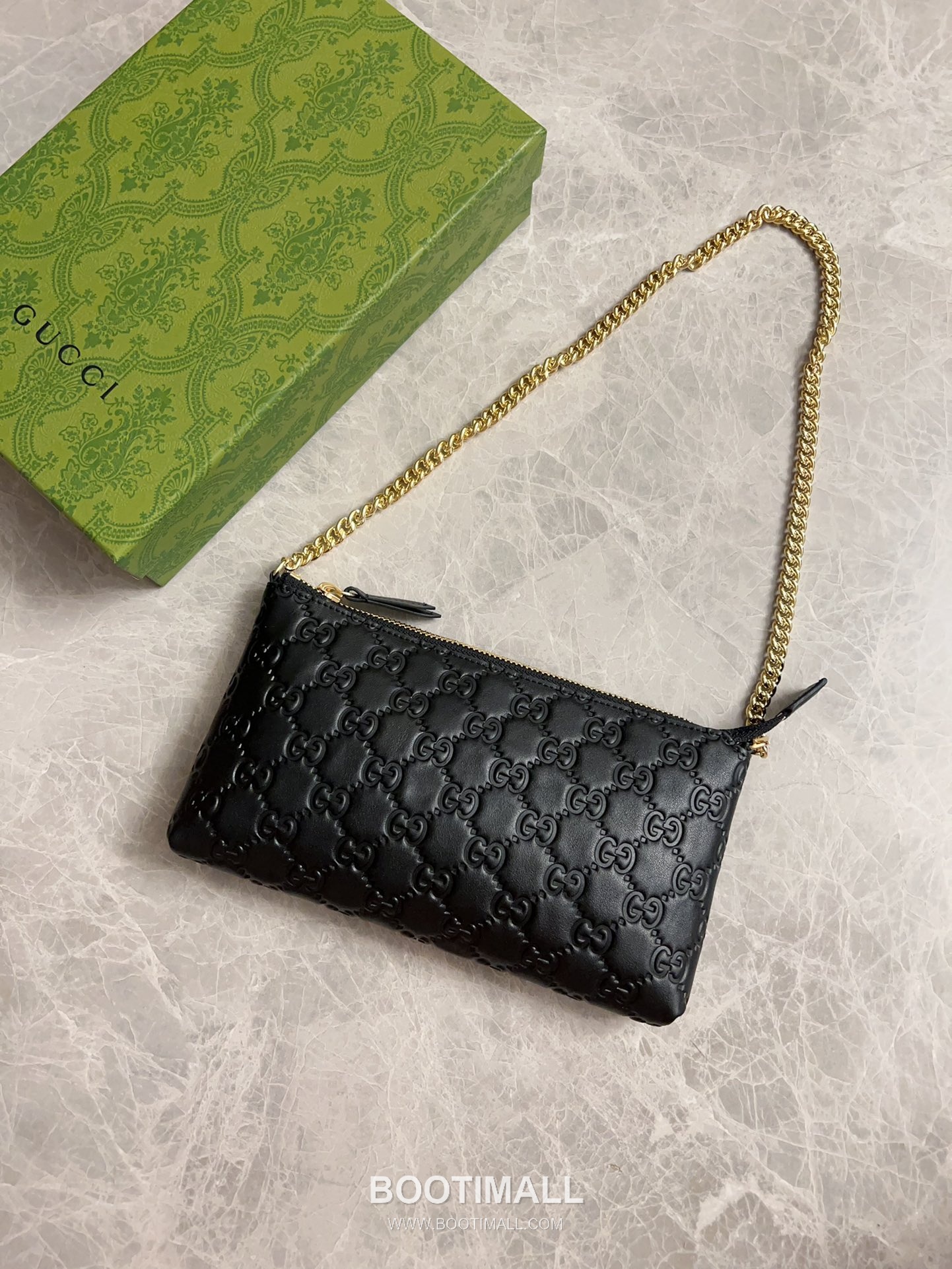 Gucci GG Supreme PVC Chain Shoulder Bag with Leather Trim Detail 구찌 GG 수프림 PVC 레더 트림 체인 숄더백 779791 23cm 1