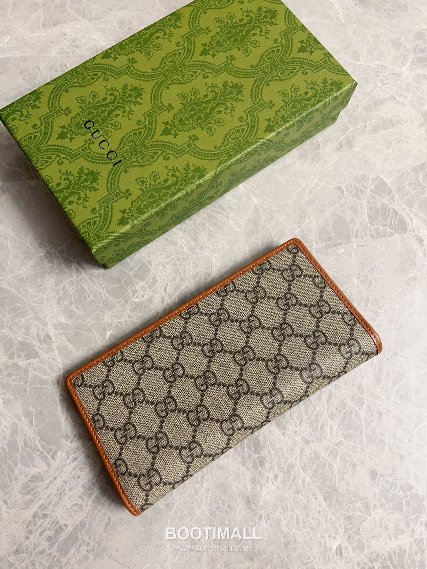 Gucci GG Emblem Canvas Wallet with Snap Closure Multi Slot Detail 구찌 GG 엠블럼 캔버스 스냅 클로저 멀티 슬롯 지갑 821802 19cm 3