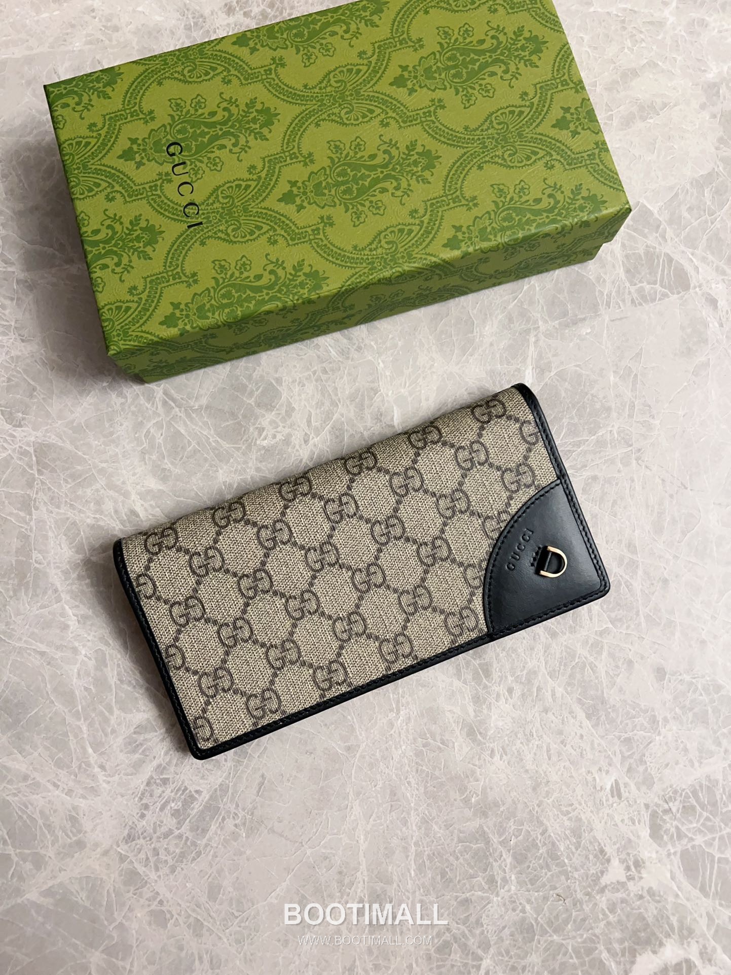 Gucci GG Emblem Canvas Wallet with Snap Closure Multi Slot Detail 구찌 GG 엠블럼 캔버스 스냅 클로저 멀티 슬롯 지갑 821802 19cm 1